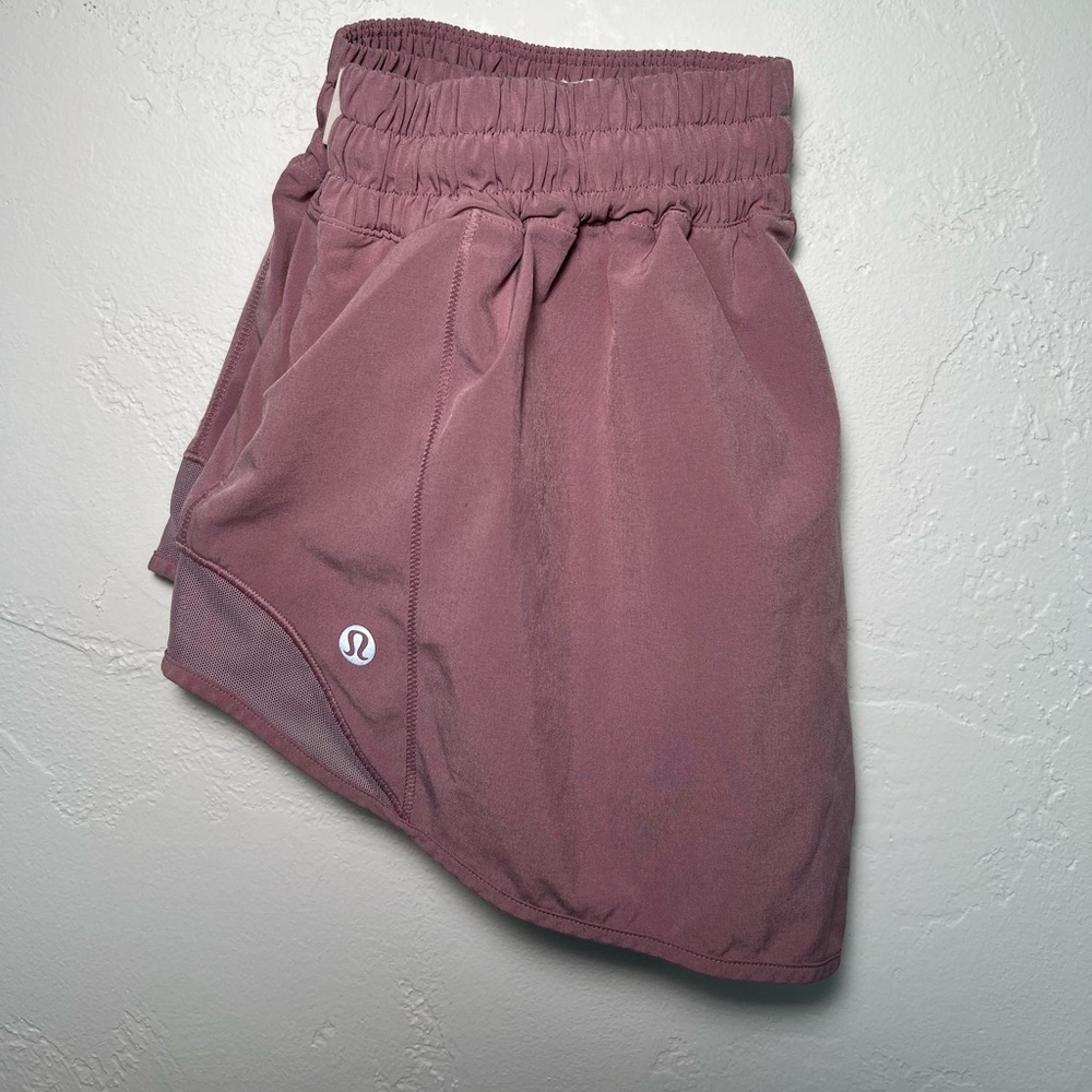Lululemon hotty hot shorts mauve SIZE 6